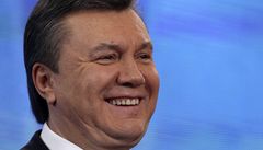 Janukovy vyhrl prvn kolo. Jeho pznivci varuj ped zpochybovnm voleb